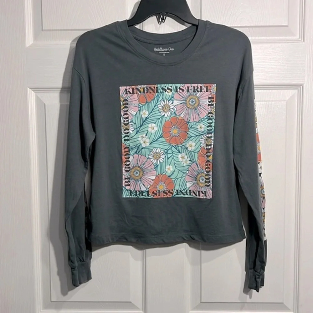 REBELLIOUS ONE Size Small- Kindness Is Free-Graphic T-Shirt - Gray